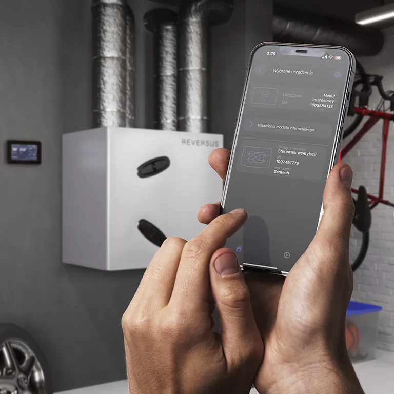 Podgląd aplikacji ecoNET Cloud w smartfonie – sterowanie rekuperatorem